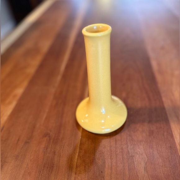 Vintage Hall Vase 631 1/2 Bud Vase - Picture 4 of 8